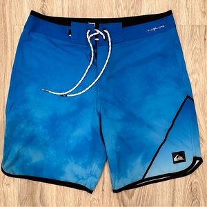 Men’s Quicksilver Boardshorts - 32